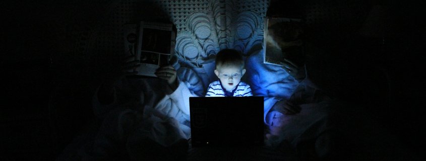 Kako naučiti dete da bezbedno koristi internet?